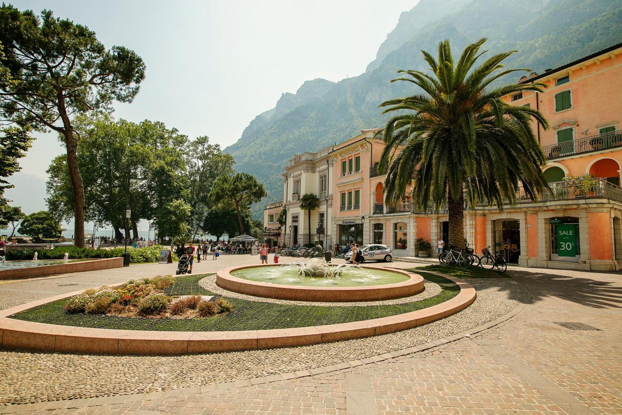 Residenza Rocca Del Lago 2 - Happy Rentals Riva del Garda Buitenkant foto